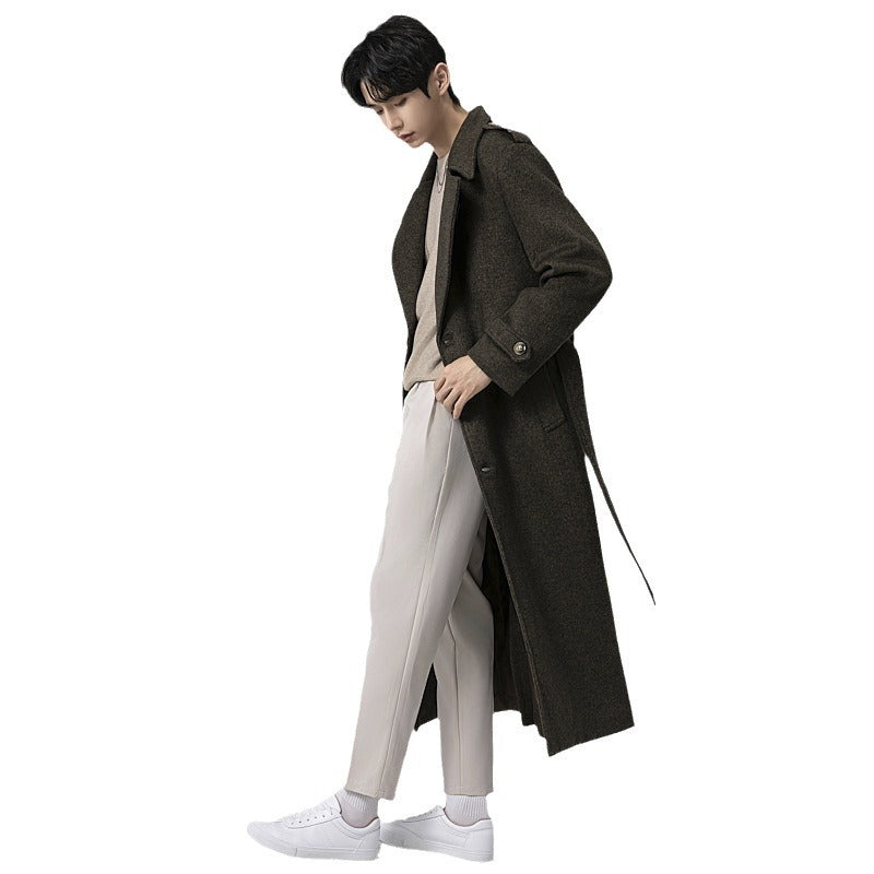 Herren Maxilanger Wollmix-Mantel mit taillierter Silhouette, Schalkragen und dekorativen Schulterriegeln Shop Nory