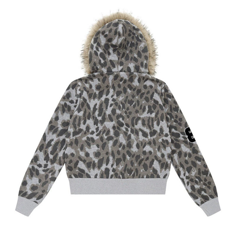 Damen Kapuzen-Sweatjacke mit Kunstfellbesatz, Leo-Allover und Reißverschluss Shop Nory