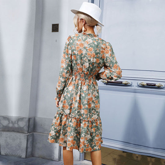 Damen Midikleid mit floralem Print, geschlitzter Knopfleiste, smockierter Taille und Volantstufe Shop Nory