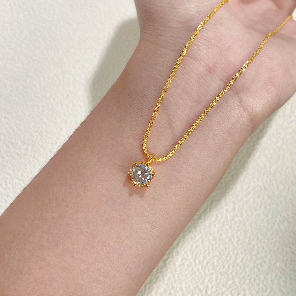 Damen Halskette mit funkelndem Kristallanhänger und feiner Gliederkette Shop Nory
