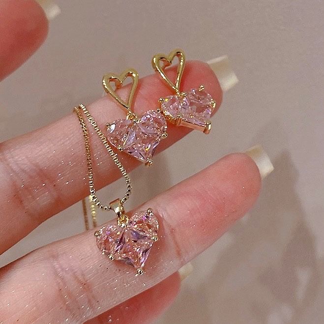 Damen Schmuckset mit Herzen und funkelnden Kristallen Shop Nory