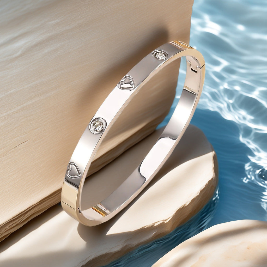 Damen Armreif mit Herzmotiv und Zirkonia-Steinen Shop Nory