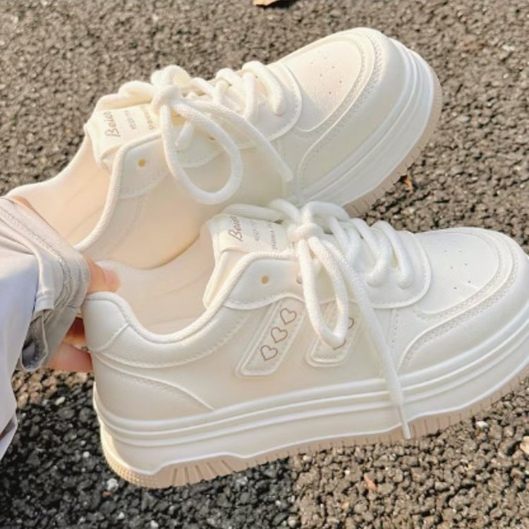 Damen Plateau-Sneaker mit modischem Herz-Design und dämpfender Sohle