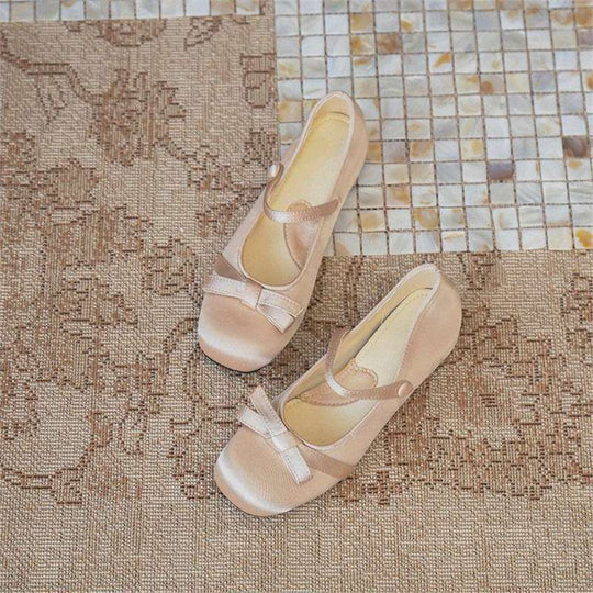 Damen Satin Mary‑Jane Ballerinas mit Knöchelriemen, Schleifenapplikation und Komfortfußbett Shop Nory
