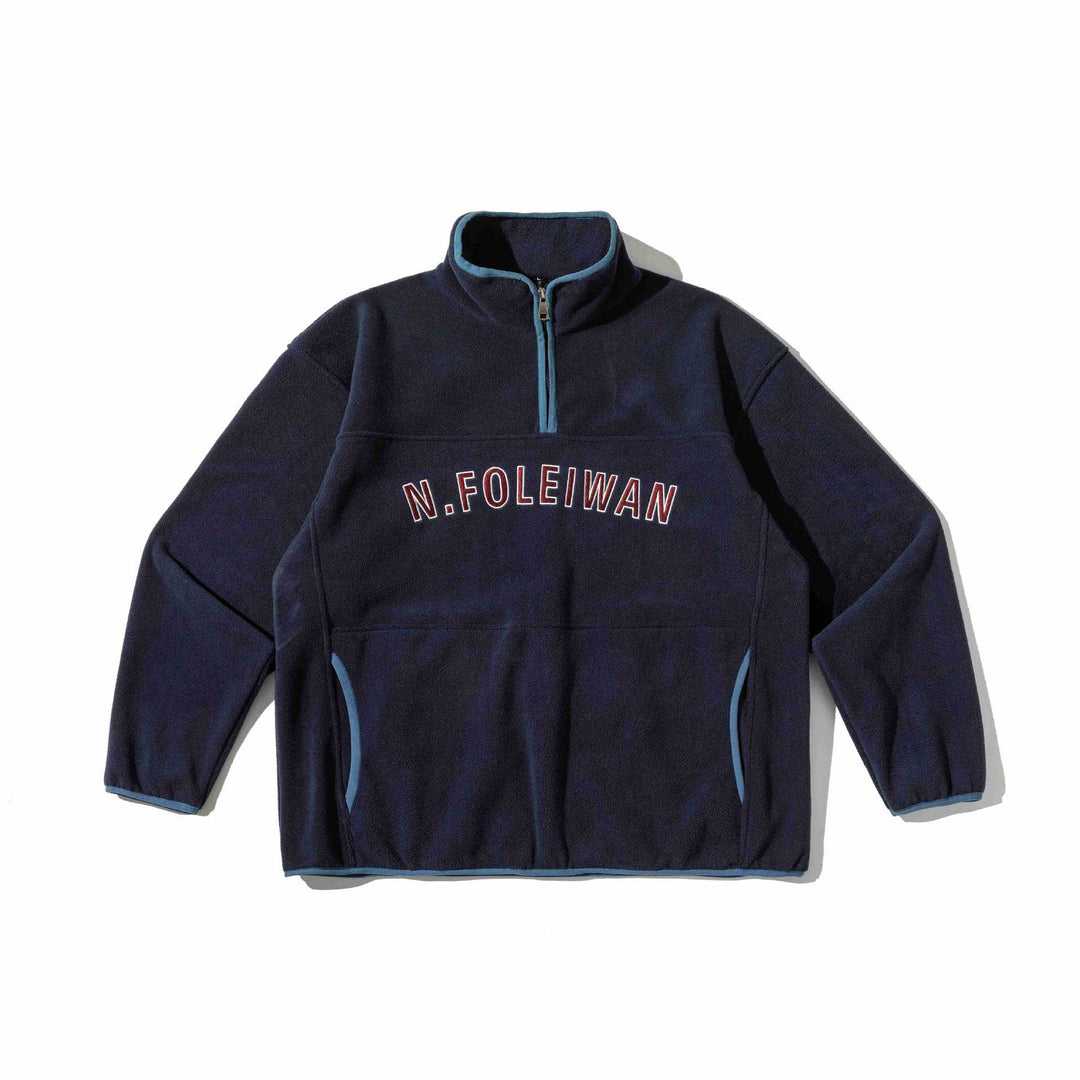 Unisex Fleece-Pullover mit halbhohem Reißverschluss, Kängurutasche und Collegestyle-Stick Shop Nory