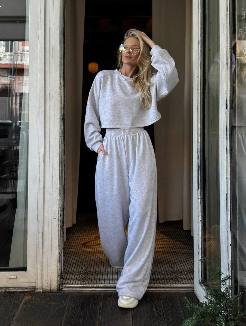 Damen Oversize-Lounge-Set mit kurzem Sweatshirt und weiter Jogginghose Shop Nory