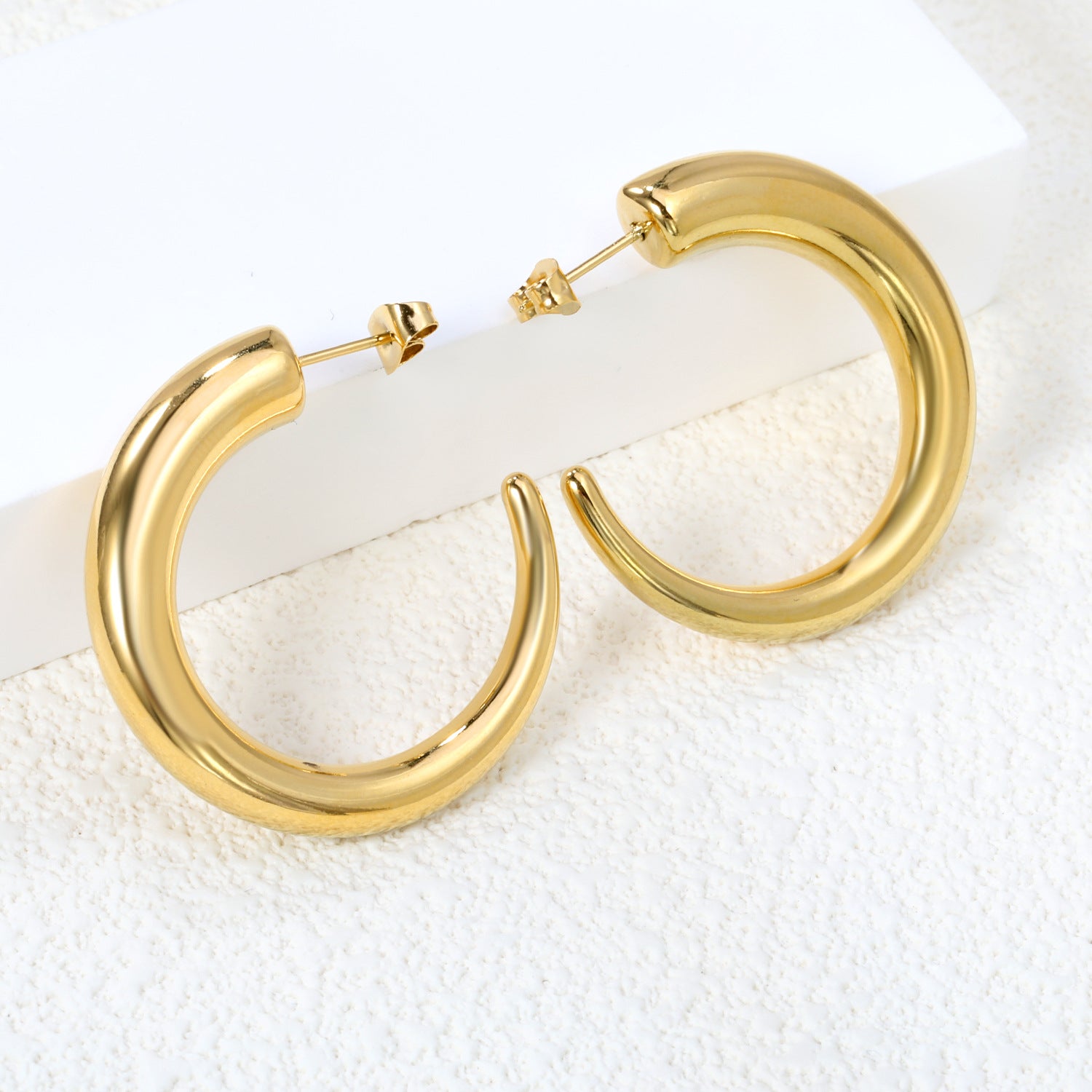 Damen elegante goldplattierte Creolen Shop Nory