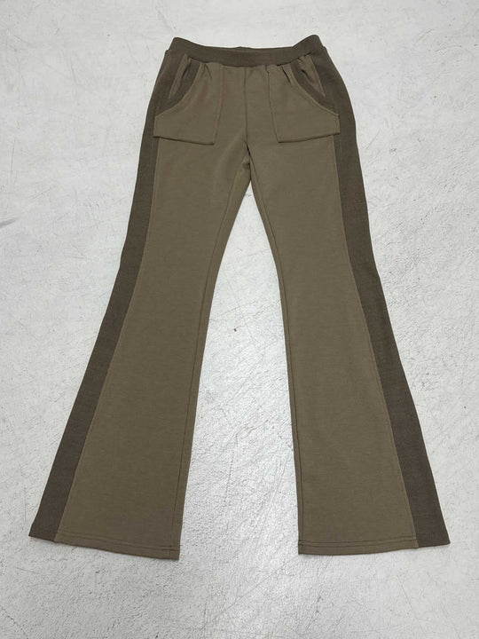 Damen nan Stretch-Flared-Hose mit hoher Taille, aufgesetzten Taschen und seitlichen Einsatzbahnen Shop Nory