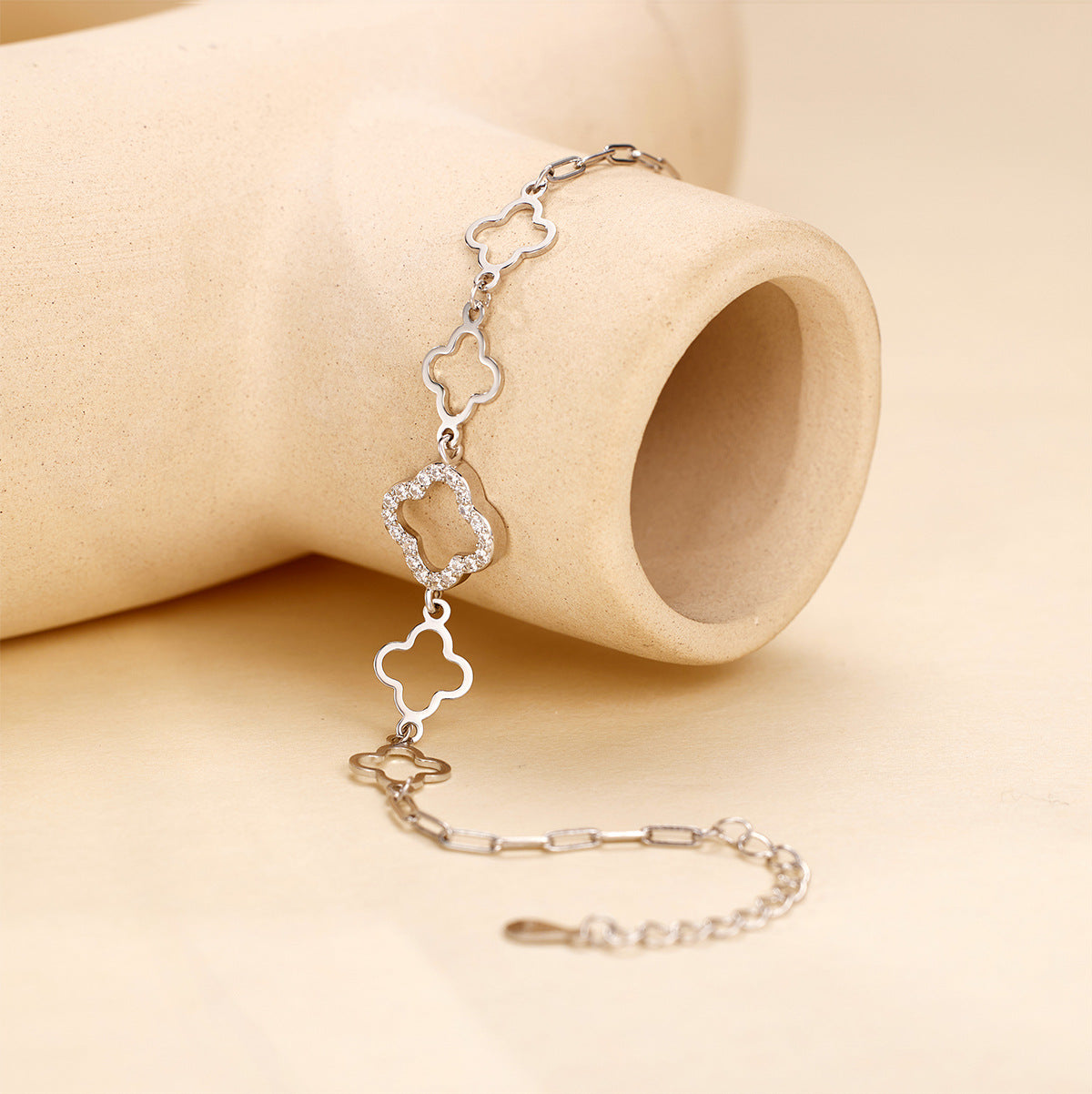 Damen filigranes Armband mit funkelnden Zirkonia-Elementen Shop Nory