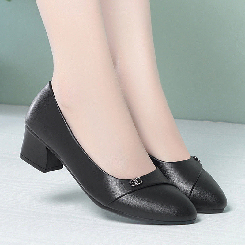 Damen elegante Pumps mit komfortablem Blockabsatz und modischem Schmuckdetail