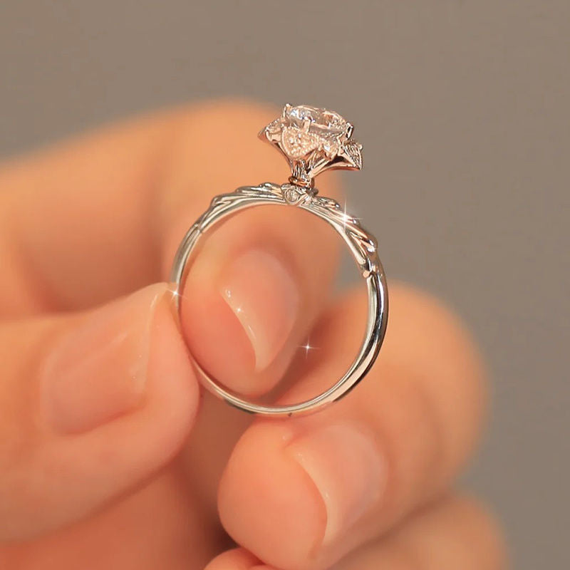 Damen eleganter Verlobungsring mit kunstvollem Kristallbesatz Shop Nory
