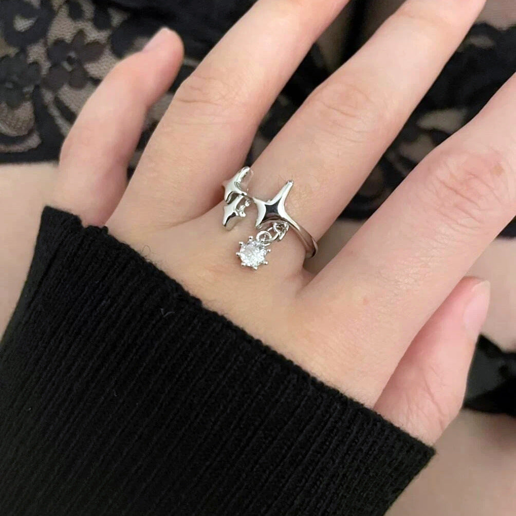 Damen filigraner Ring mit funkelndem Anhänger Shop Nory