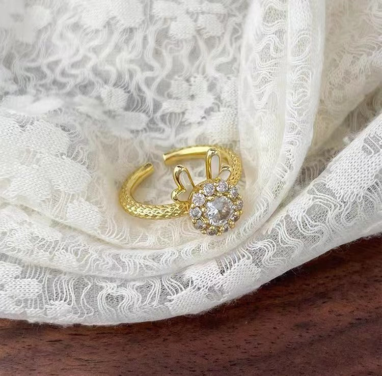 Verstellbarer texturierter Ring für Damen mit Herzakzent Shop Nory