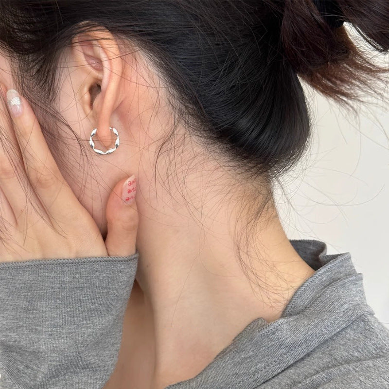 Damen Creolen mit elegantem, geschwungenem Design Shop Nory