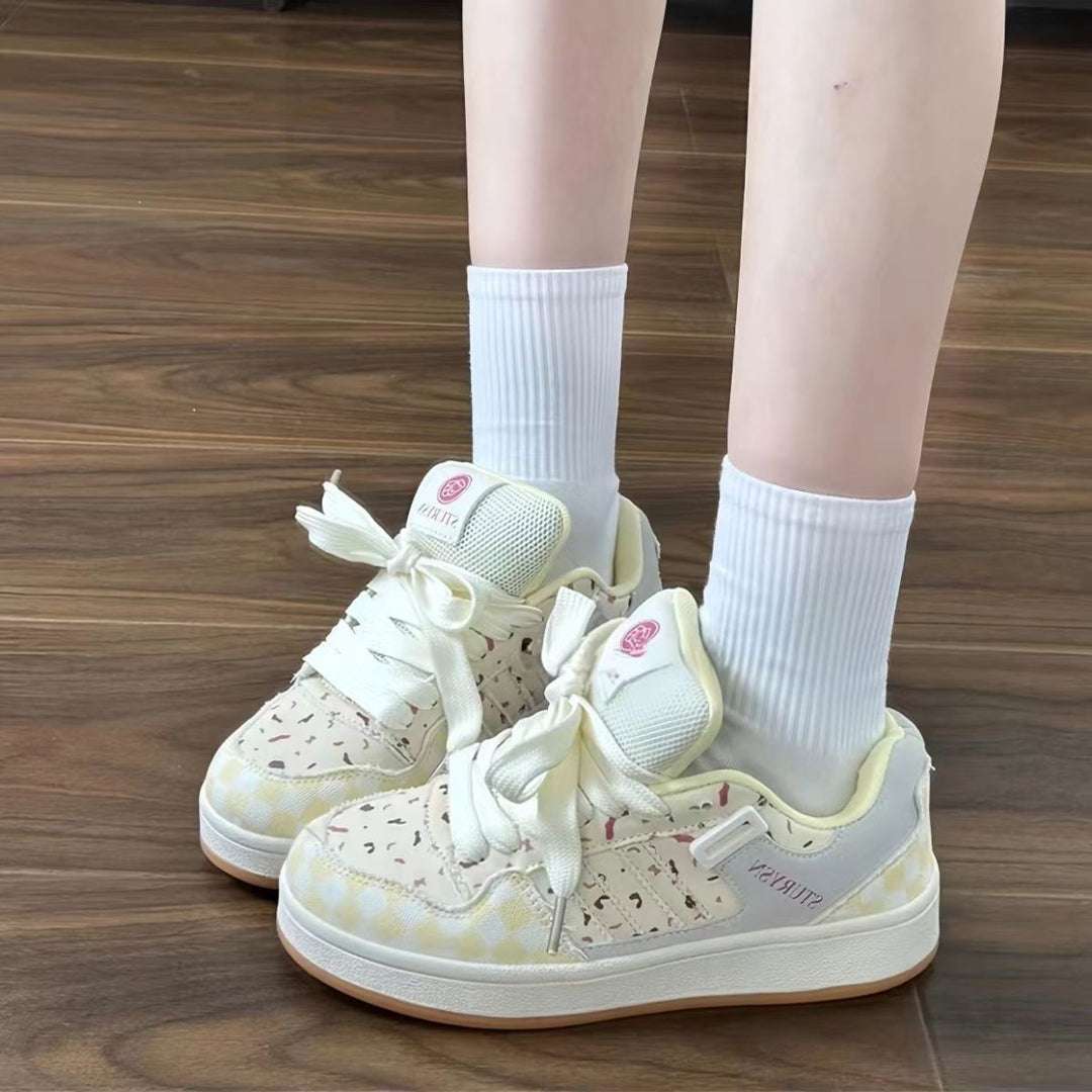 Damen modische Sneakers mit robustem Obermaterial und einzigartigem Design