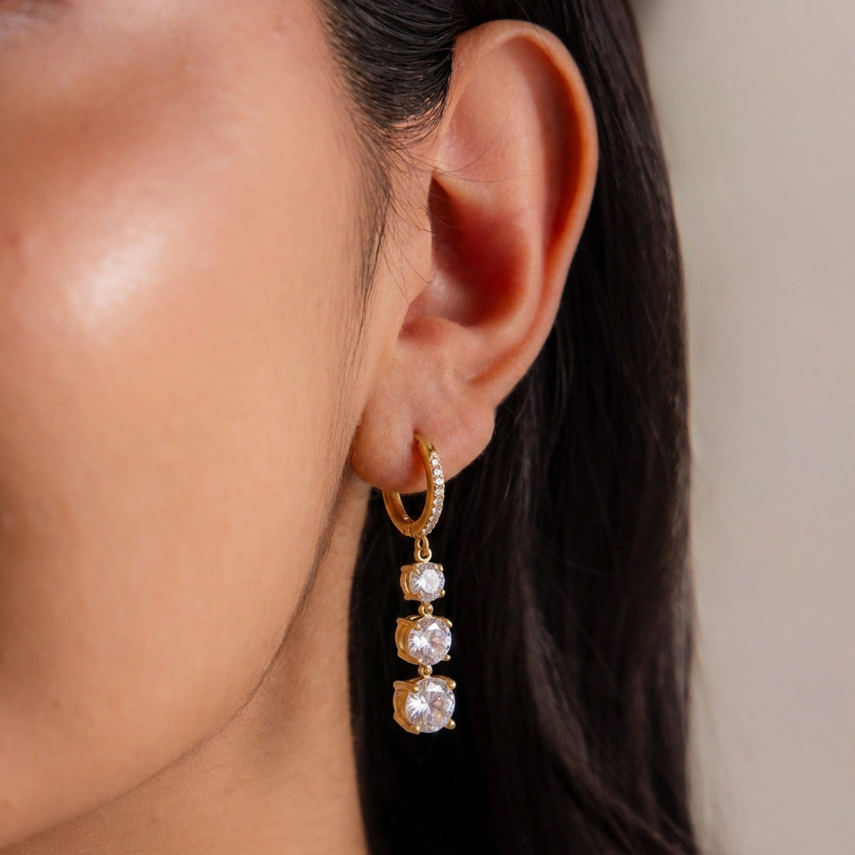 Damen Elegante Ohrringe mit Zirkonia-Anhängern und hypoallergenen Eigenschaften Shop Nory