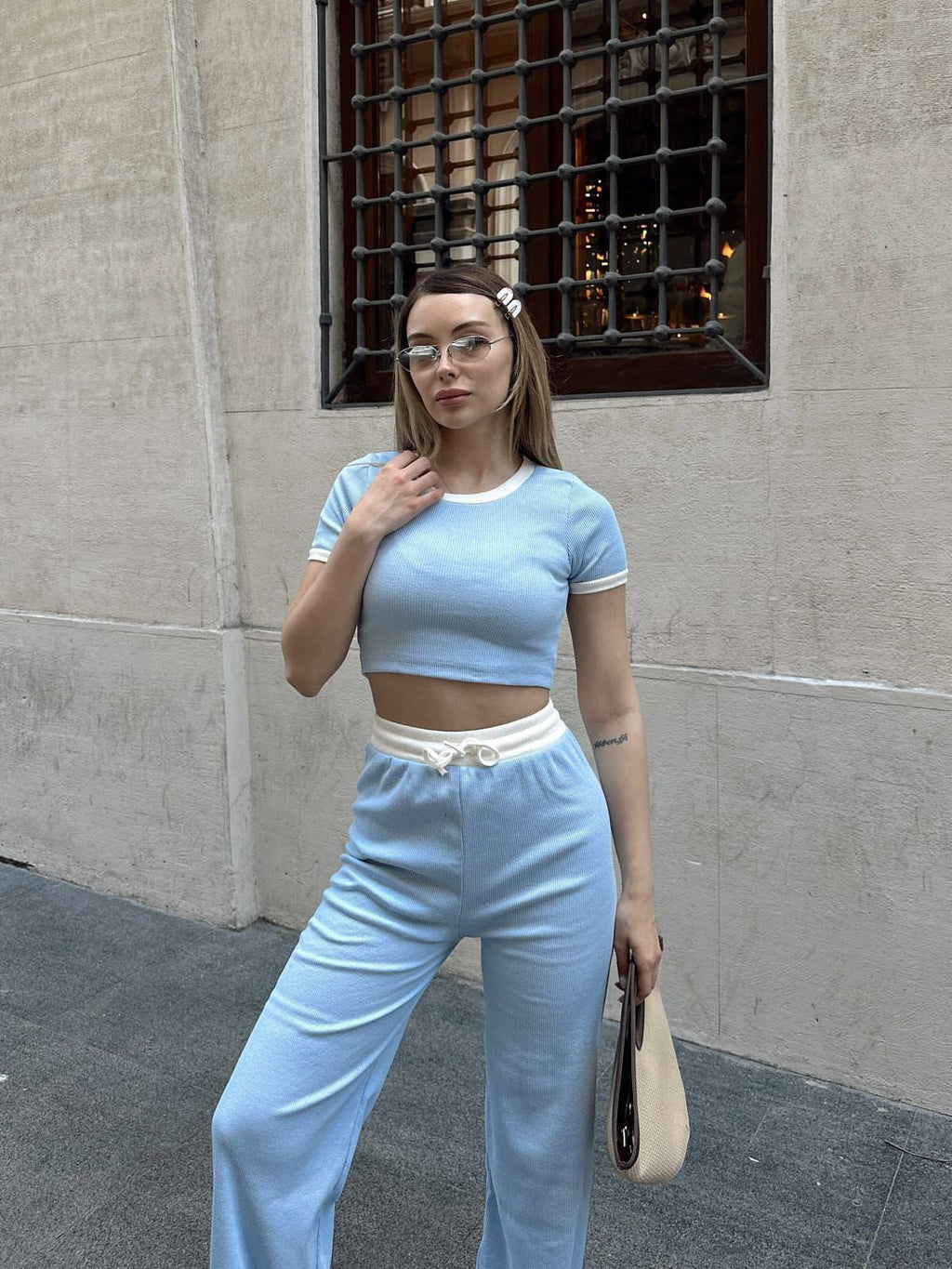 Damen lässiges Lounge-Set mit cropped Oberteil und weitem Hosenbereich Shopnory