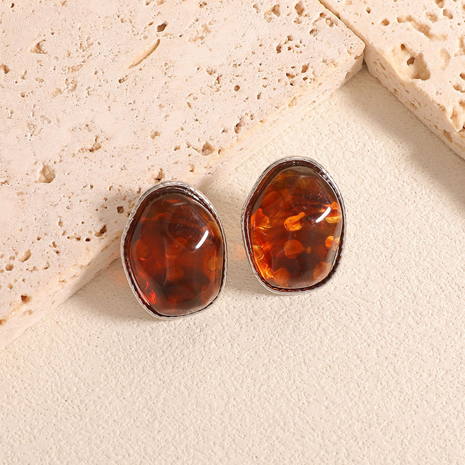 Damen Ohrringe mit kunstvollem Design und hochwertigem Halbedelstein Shop Nory