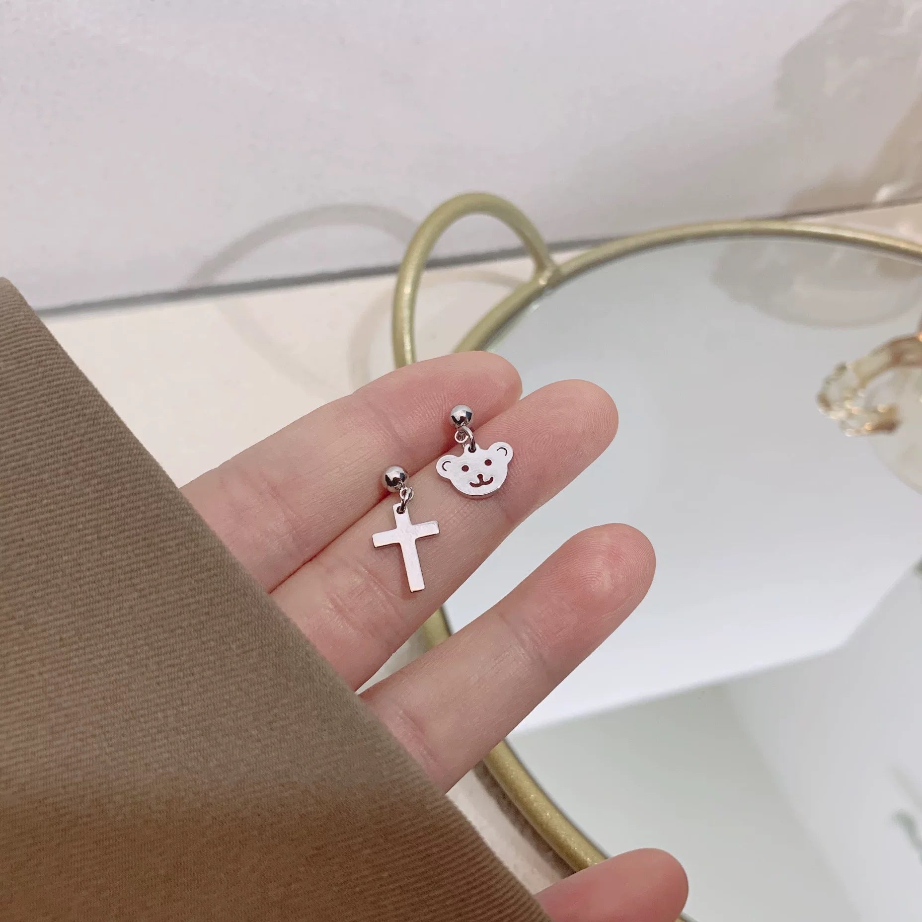 Damen Ohrringe mit Kreativem Bären- und Kreuzanhänger Shop Nory