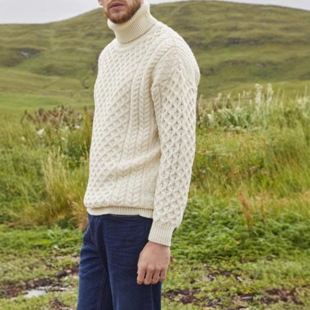 Herren Strickpullover mit Stehkragen und Kabelmuster