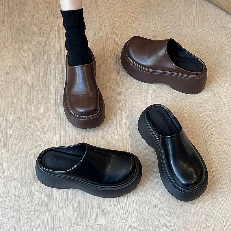 Damen Modische Clogs mit strukturierter Laufsohle und bequemem Einstieg Shopnory