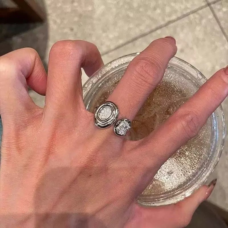 Damen Ring mit modernem, hochwertigem Zierstein Shop Nory