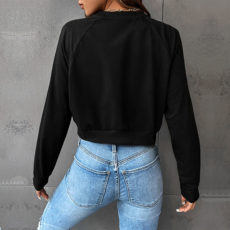 Damen Cropped-Sweatshirt mit Script-Print, Herz-Applikation und Raglanärmeln Shop Nory