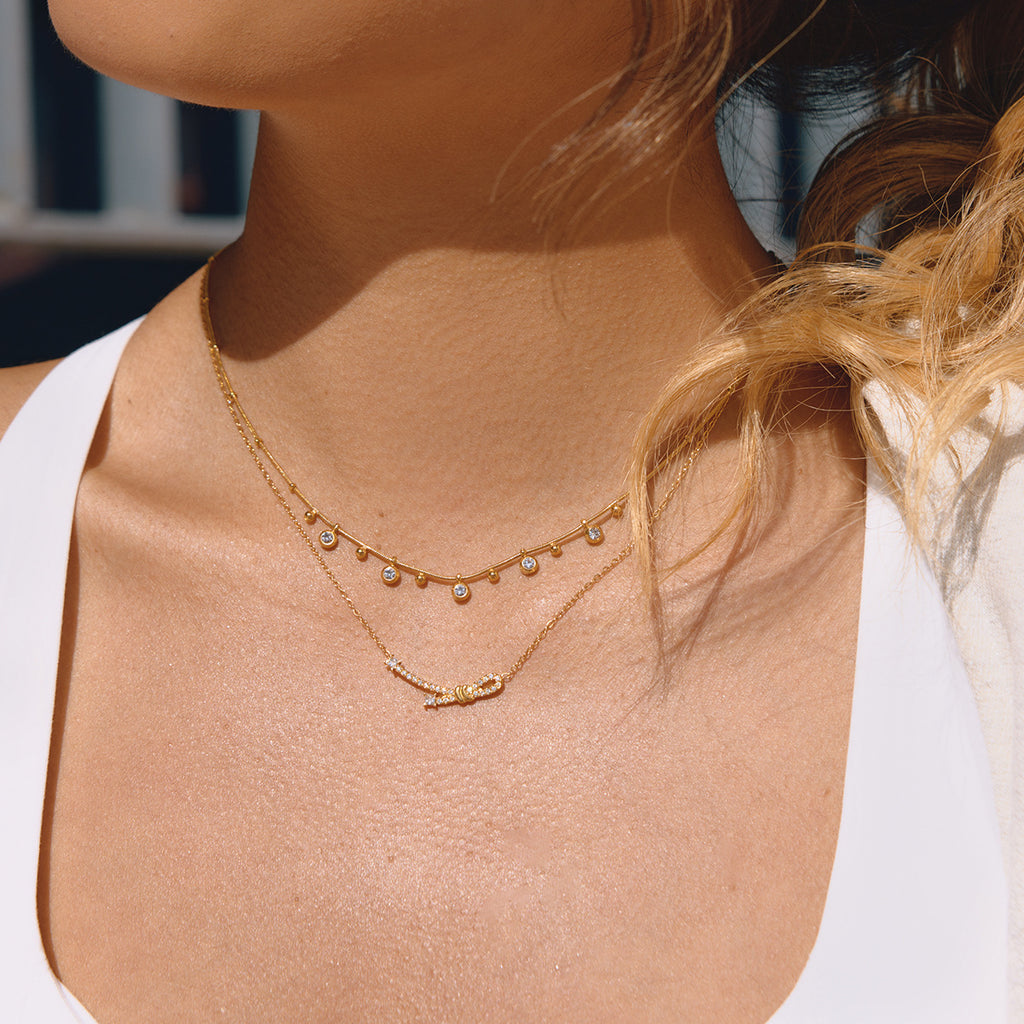 Damen Halskette mit wendigem Schmuckdesign aus hypoallergenem Edelstahl Shop Nory