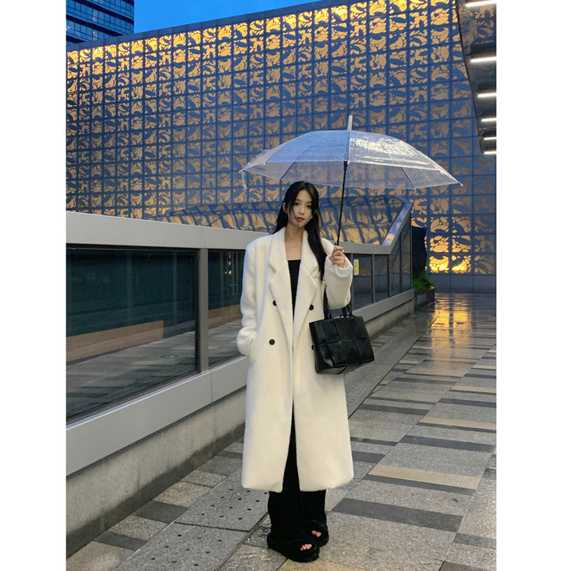 Damen Langer Teddy-Mantel im Oversize-Schnitt mit doppelreihiger Knopfleiste und breitem Revers Shop Nory
