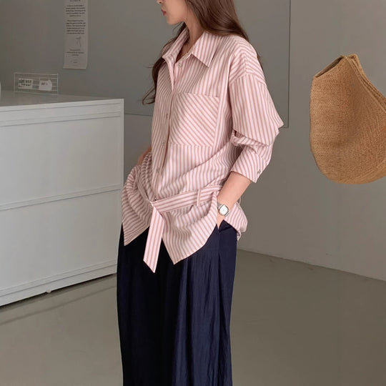 Damen Elegante gestreifte Bluse mit Gürtel Shop Nory