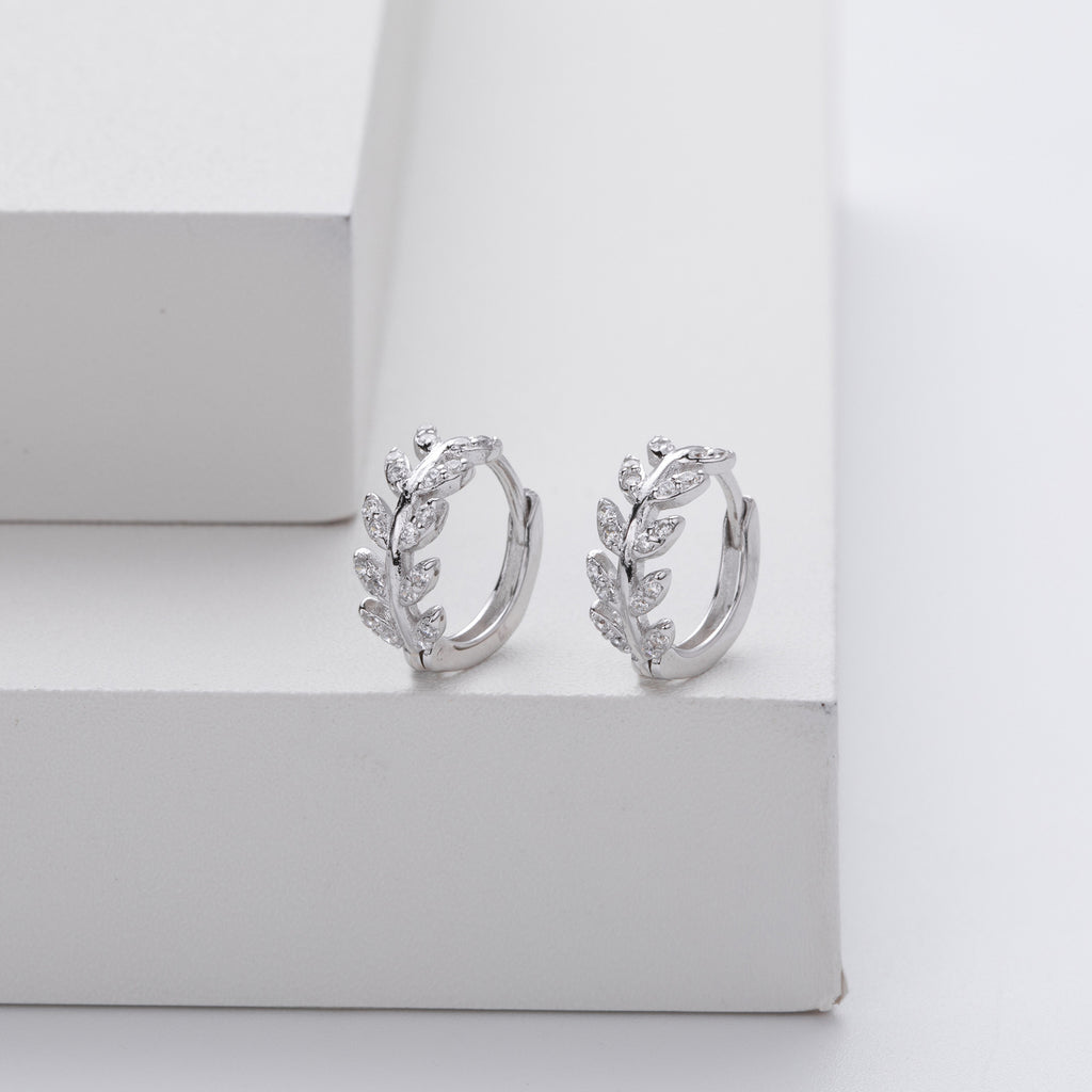 Damen Creolen mit elegantem Blätterdesign aus 925 Sterling Silber und funkelnden Zirkonia Shop Nory