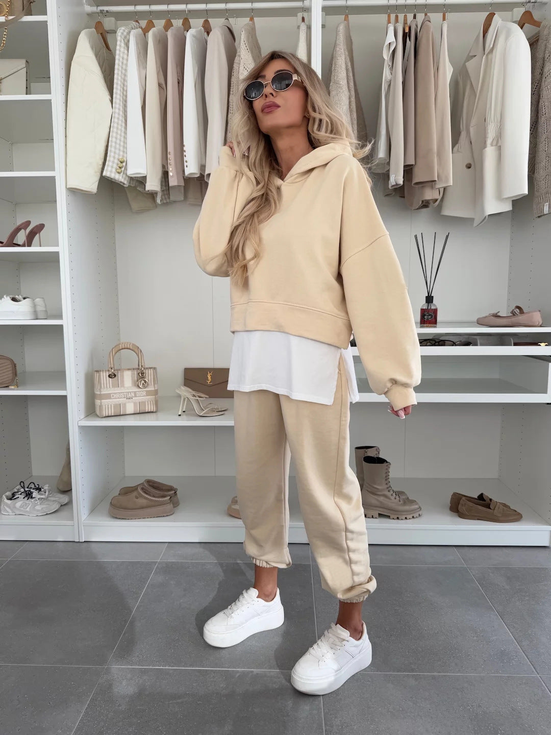 Damen Cropped-Hoodie-Lounge-Set mit asymmetrischem Saum, voluminösen Raglanärmeln und gekrempelter Jogginghose Shop Nory