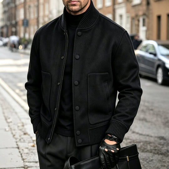 Herren Stilvolle Strickjacke mit Knopfverschluss