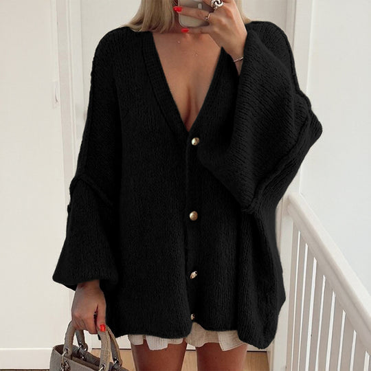 Damen nan Bouclé-Oversize-Cardigan mit tiefem V-Ausschnitt, Kimonoärmeln und goldenen Zierknöpfen Shop Nory