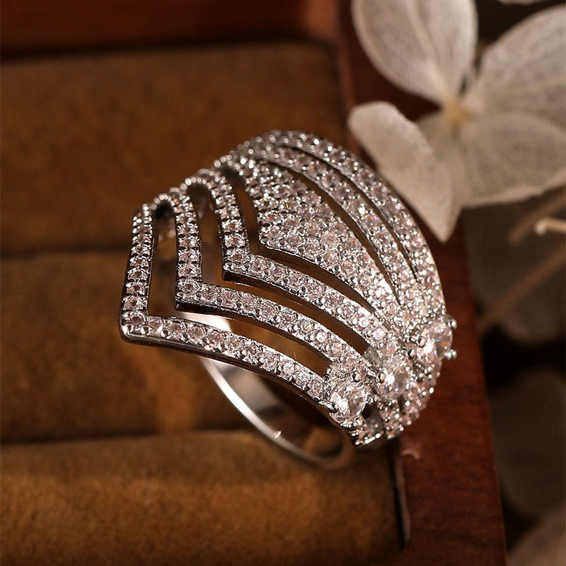 Damen Funkelnder Ring mit kunstvollem, mehrschichtigem Design Shop Nory