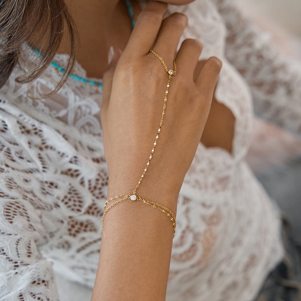 Damen Armband mit verstellbarem Design und funkelnden Zirkonia Shop Nory