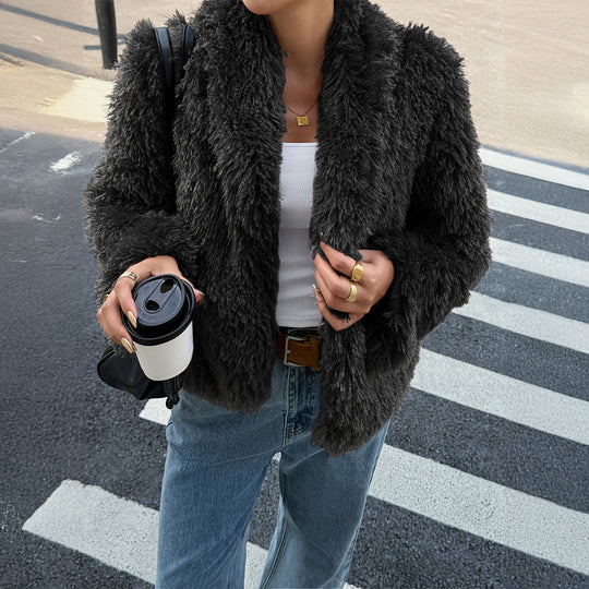 Damen nan flauschiger Teddy-Mantel mit Oversize-Schalkragen, kurzer Länge und geradem Schnitt Shop Nory