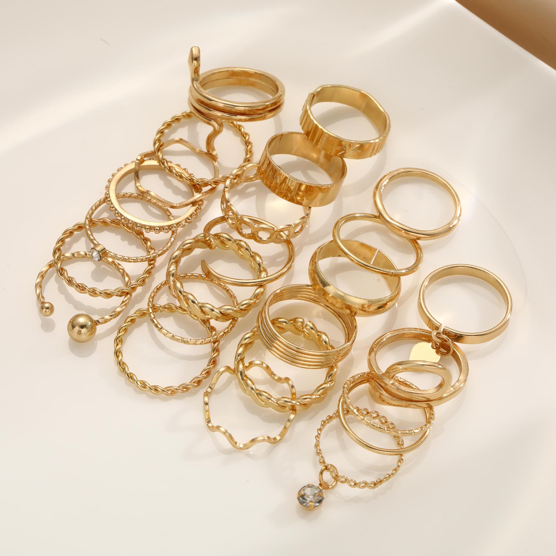 Damen Ring-Set mit modernen und kunstvollen Designs Shop Nory