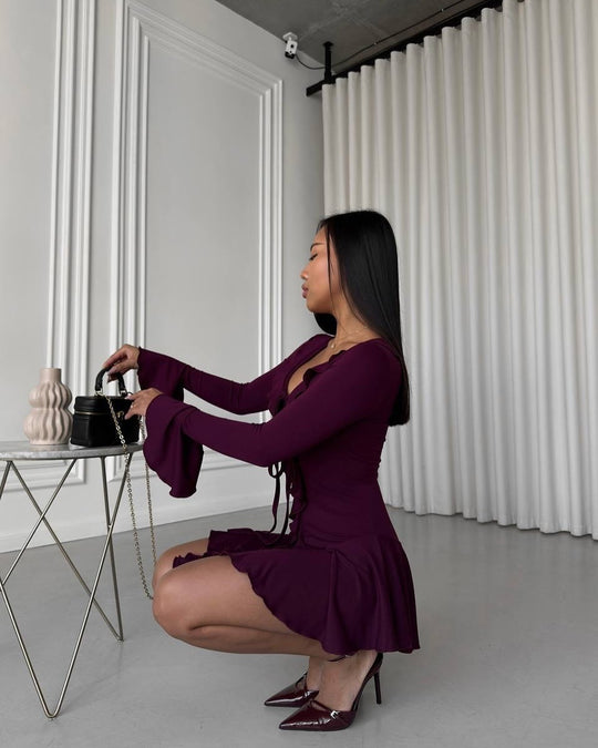 Damen Figurbetontes Rüschen‑Minikleid mit V‑Ausschnitt, Bindeband und Glockenärmeln Shop Nory