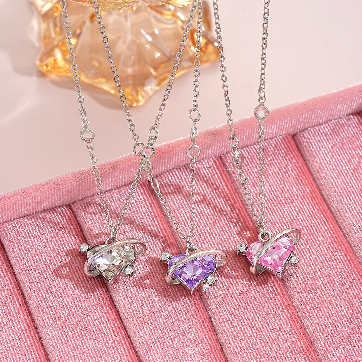 Damen Halsketten-Set mit eleganten Herz-Anhängern und funkelnden Zirkonia Shop Nory