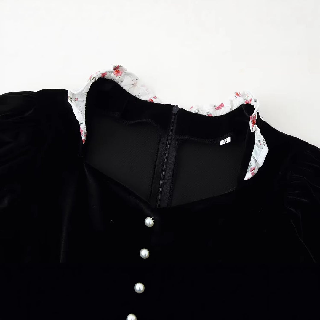 Damen Samt‑Corsagen‑Top mit Puffärmeln, Herzausschnitt und Perlenknopfleiste Shop Nory