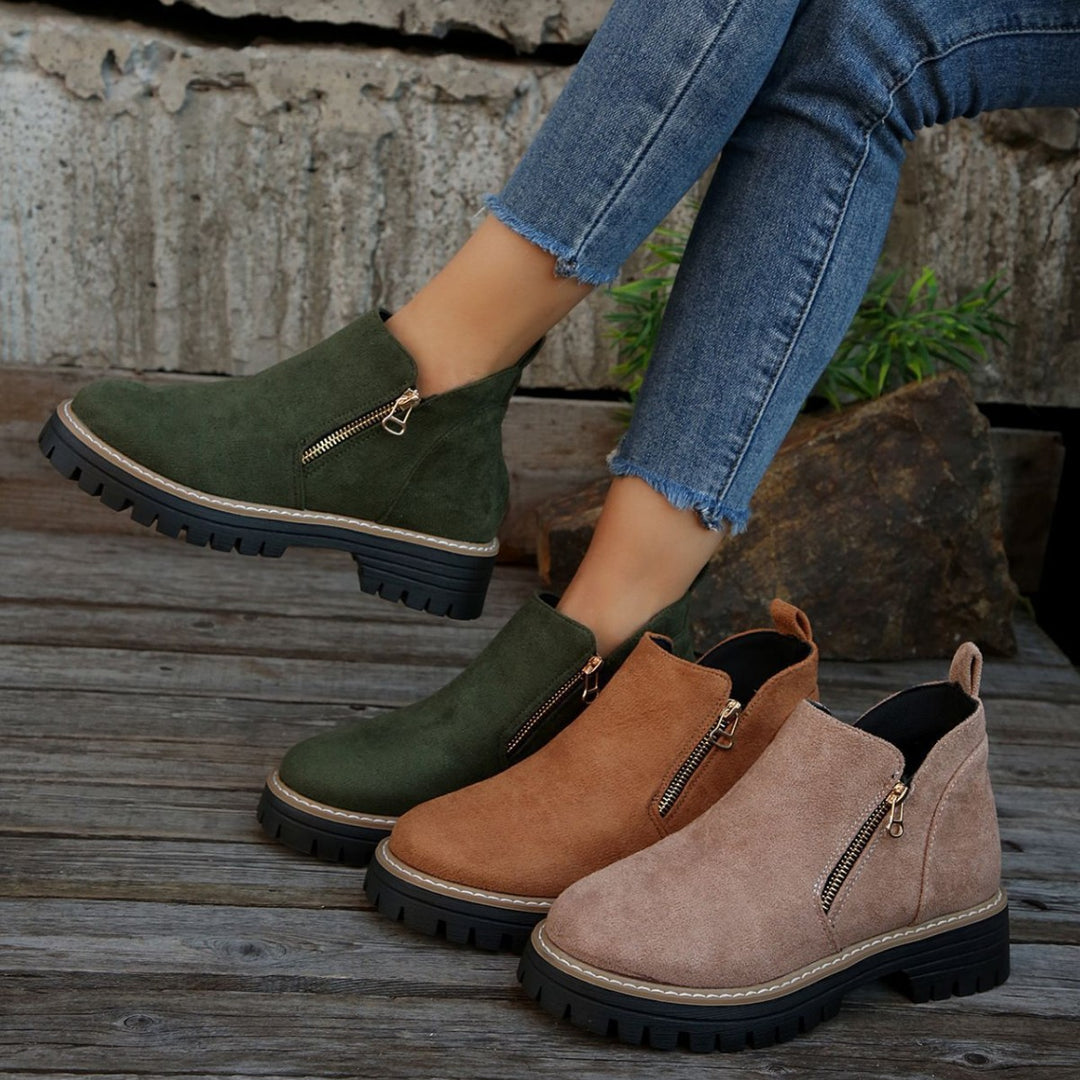 Damen Kurzschaft-Stiefelette aus Velourslederoptik mit profilierter Gummisohle und seitlichem Reißverschluss Shop Nory