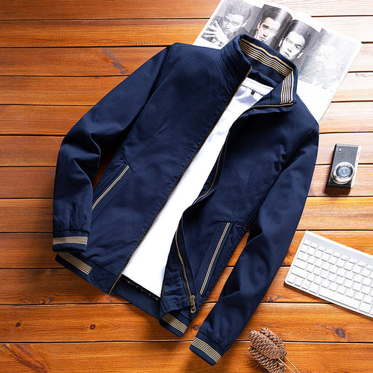 Herren leichter Canvas-Bomber mit gestreiften Rippbündchen, Stehkragen und Reißverschlusstaschen Shop Nory