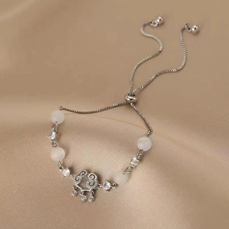 Damen Charmantes Schmuckarmband mit funkelnden Kristallakzenten Shop Nory