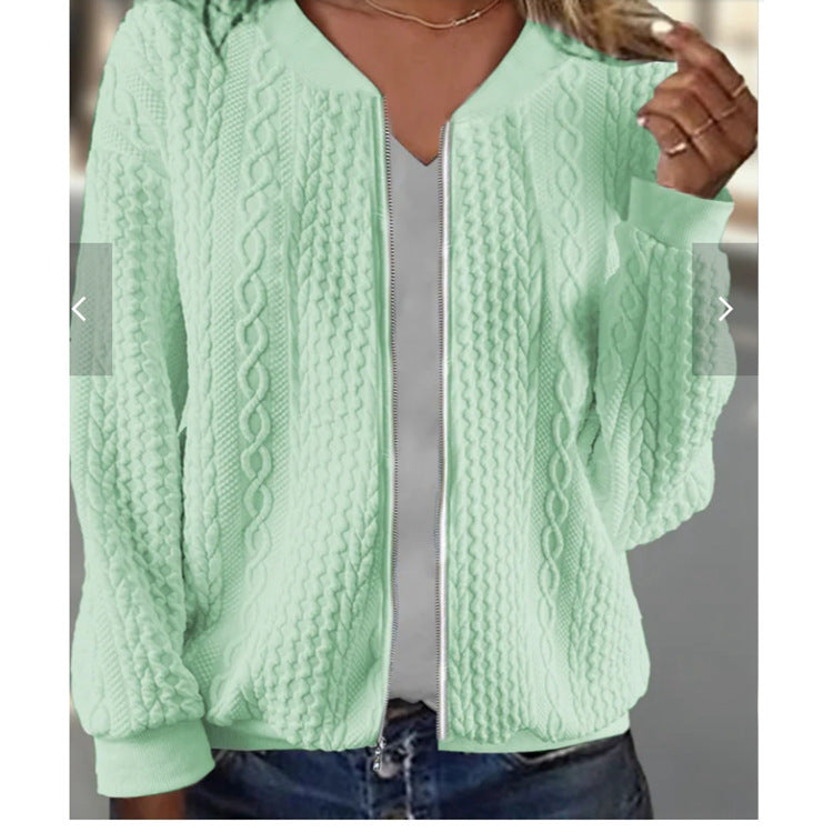 Damen Strickjacke mit modernem Kabelstrickmuster und eleganter Schnittführung