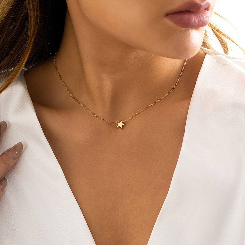 Damen Halskette mit funkelndem Sternanhänger und zarter Gliederkette Shop Nory
