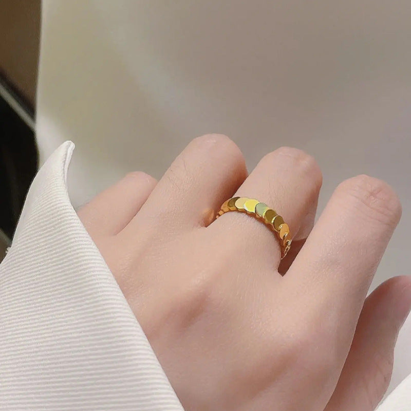 Damen filigraner Ring aus hochwertigem Metall mit geschlossenen Elementen Shop Nory