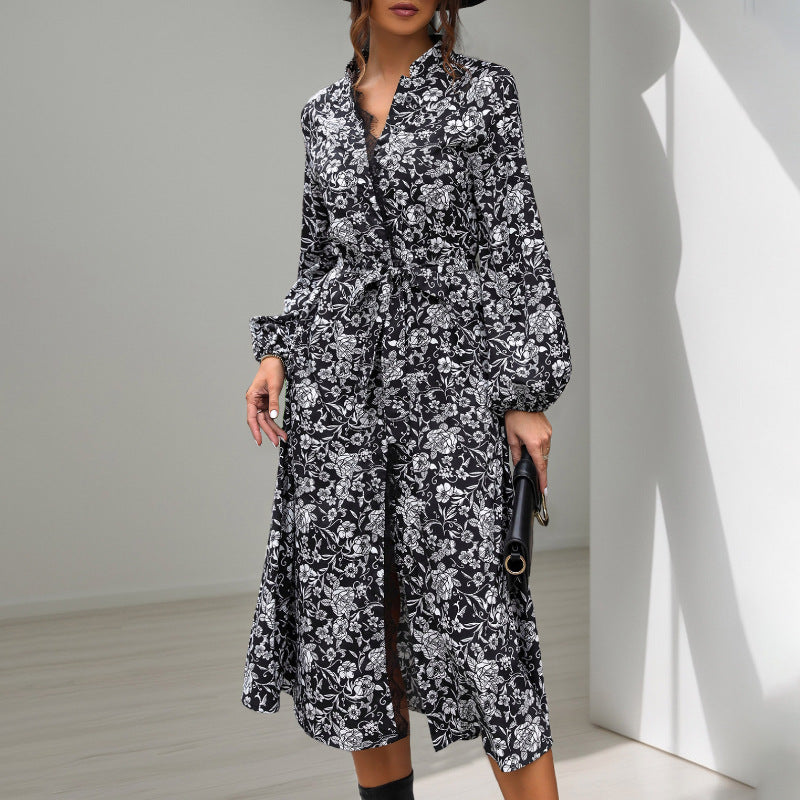 Damen Midikleid mit Spitzenbesatz am Ausschnitt, verdeckter Knopfleiste, Taillenbindegürtel & floralem Allover-Print Shop Nory