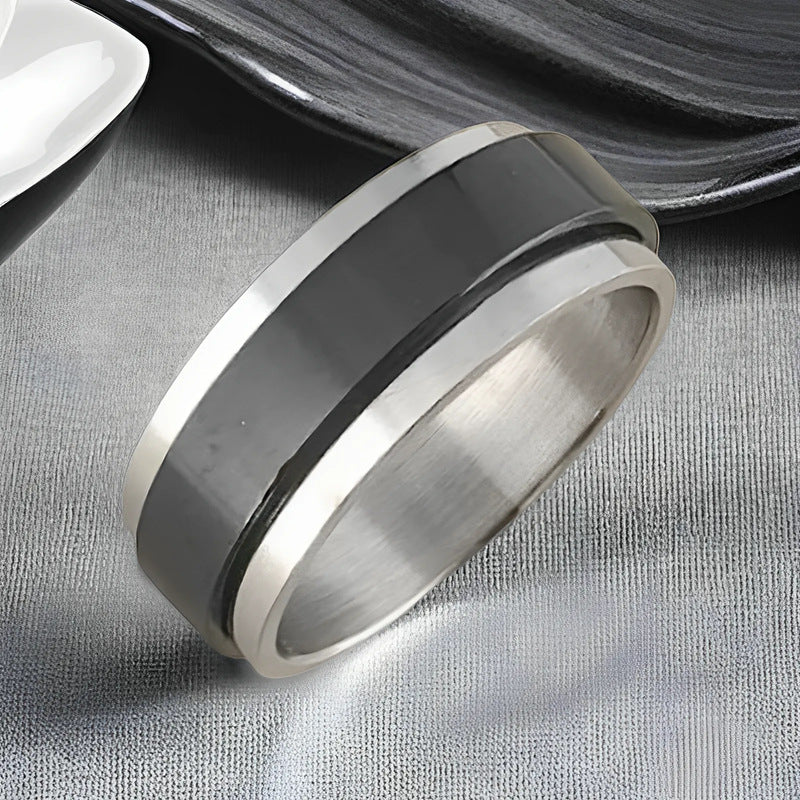 Herren Ring mit stylischer, zweifarbiger Oberfläche und polierter Edelstahlstruktur Shop Nory
