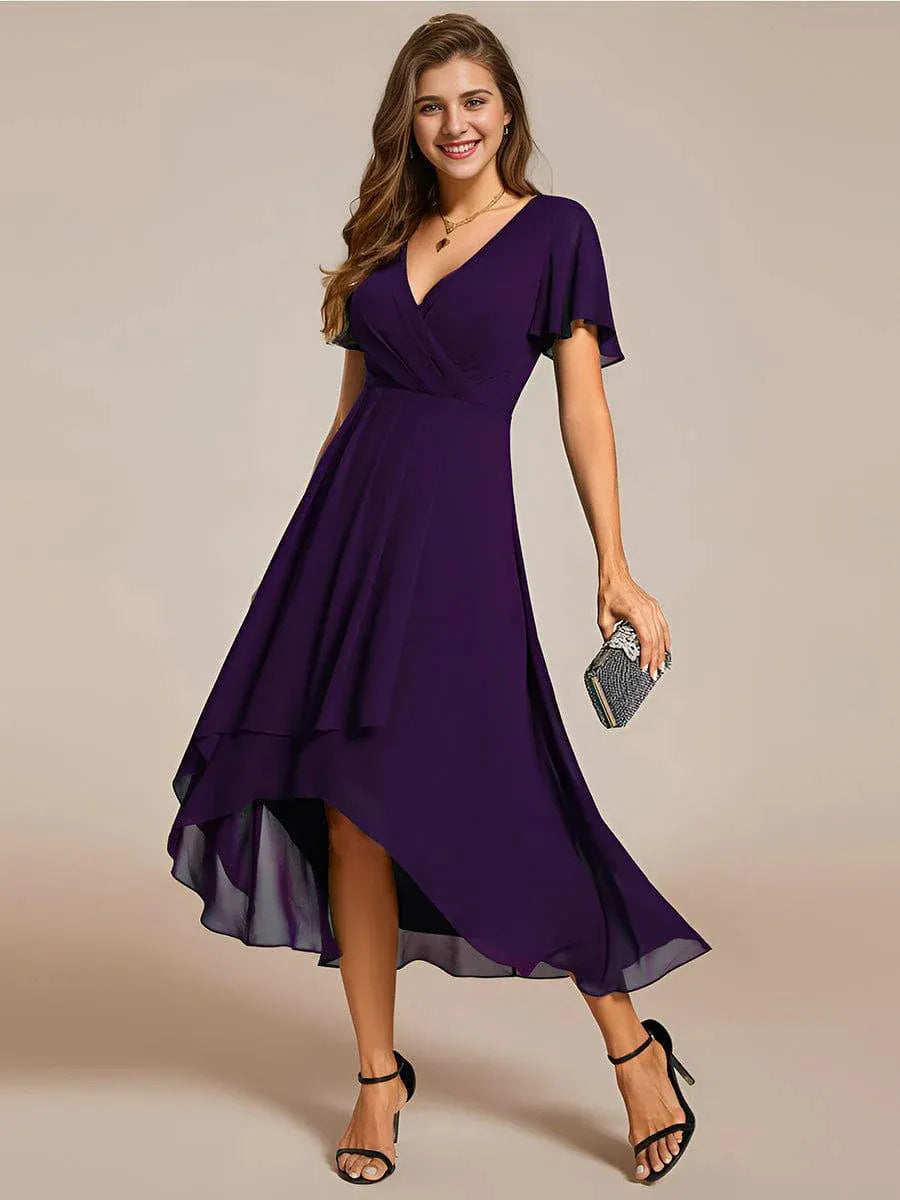 Damen elegantes Midikleid mit fließendem Stoff und asymmetrischen Ärmeln